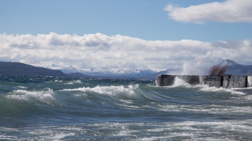Surf-able waves on Lake Naguel Huapei!